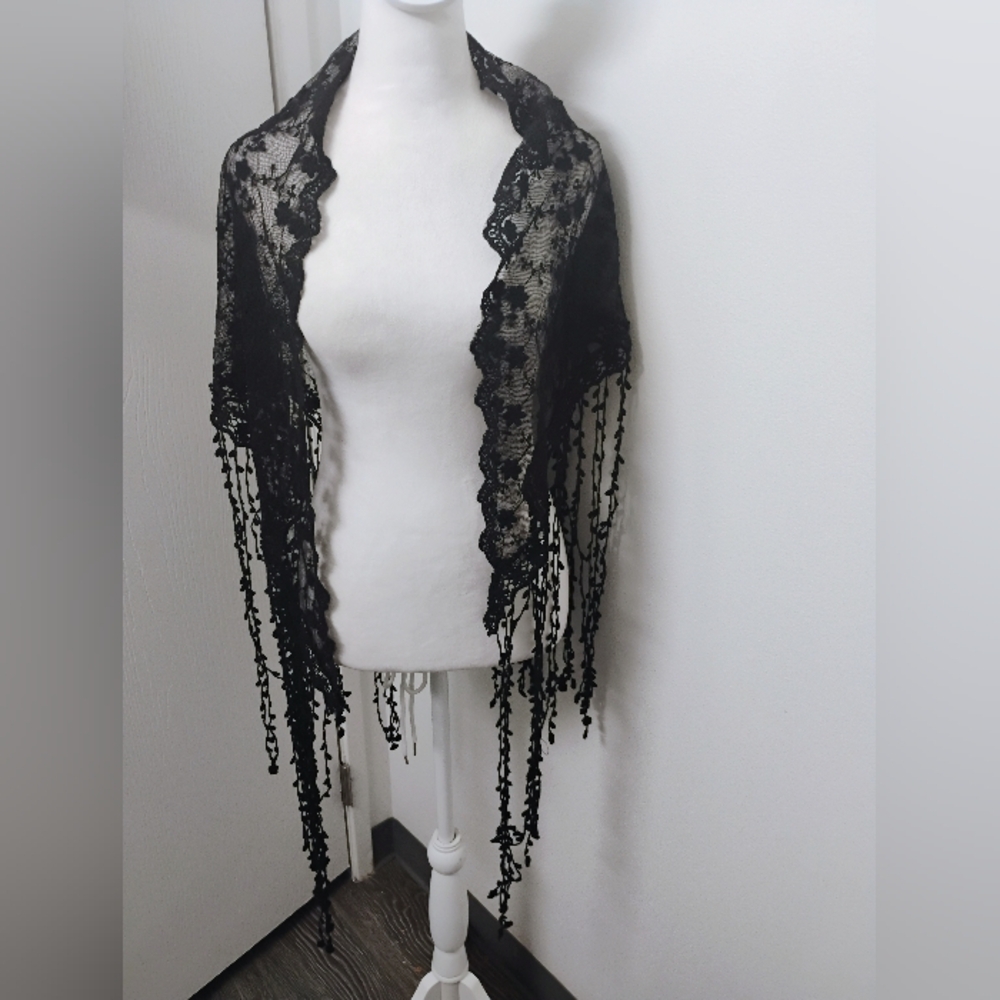 Pat Dahnke Long Fringed Lace Shawl in Black